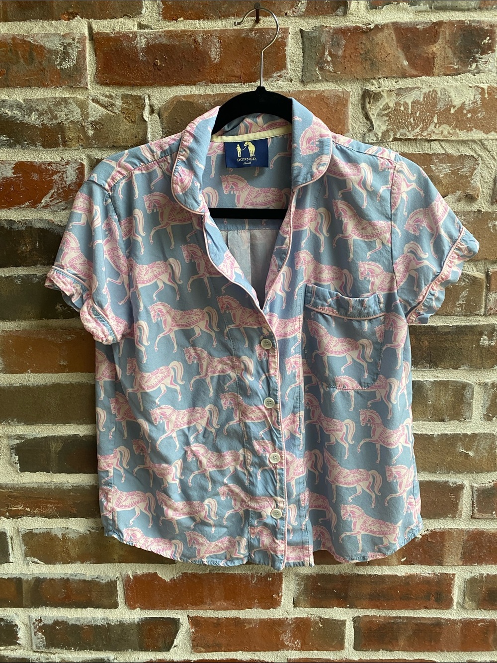 Rőnner 🐴  Pink Horse Print Short Sleeve Pajama Shirt Size Small